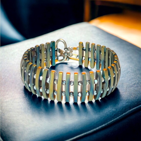 AURA TITANIUM BRACELET - Picture 1 of 3